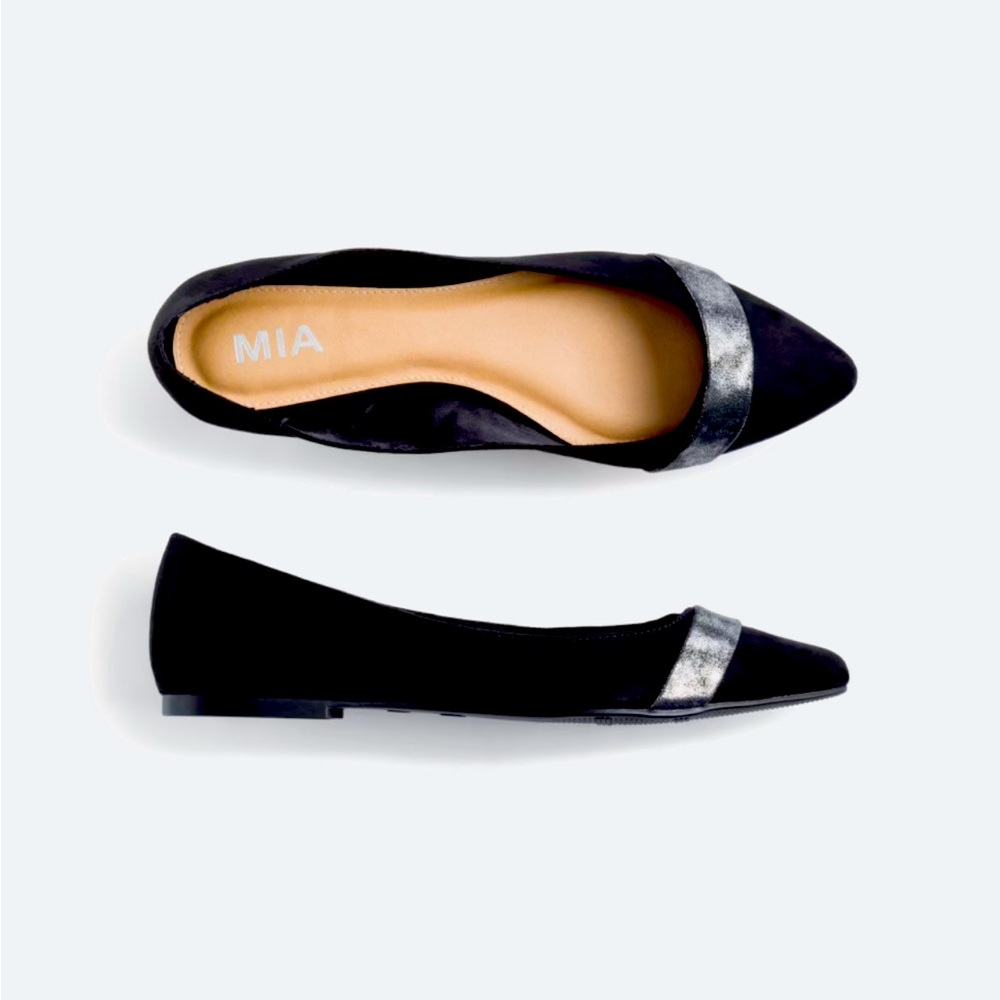 Mia black Iman Flat. Size 8.5. Never worn.